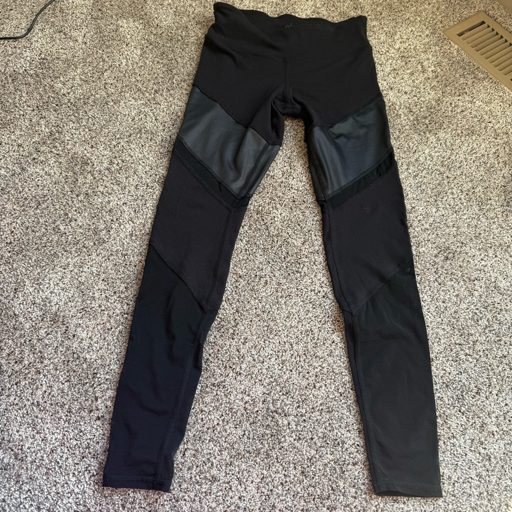 Alo Xsmall black leggings mesh yoga 87378